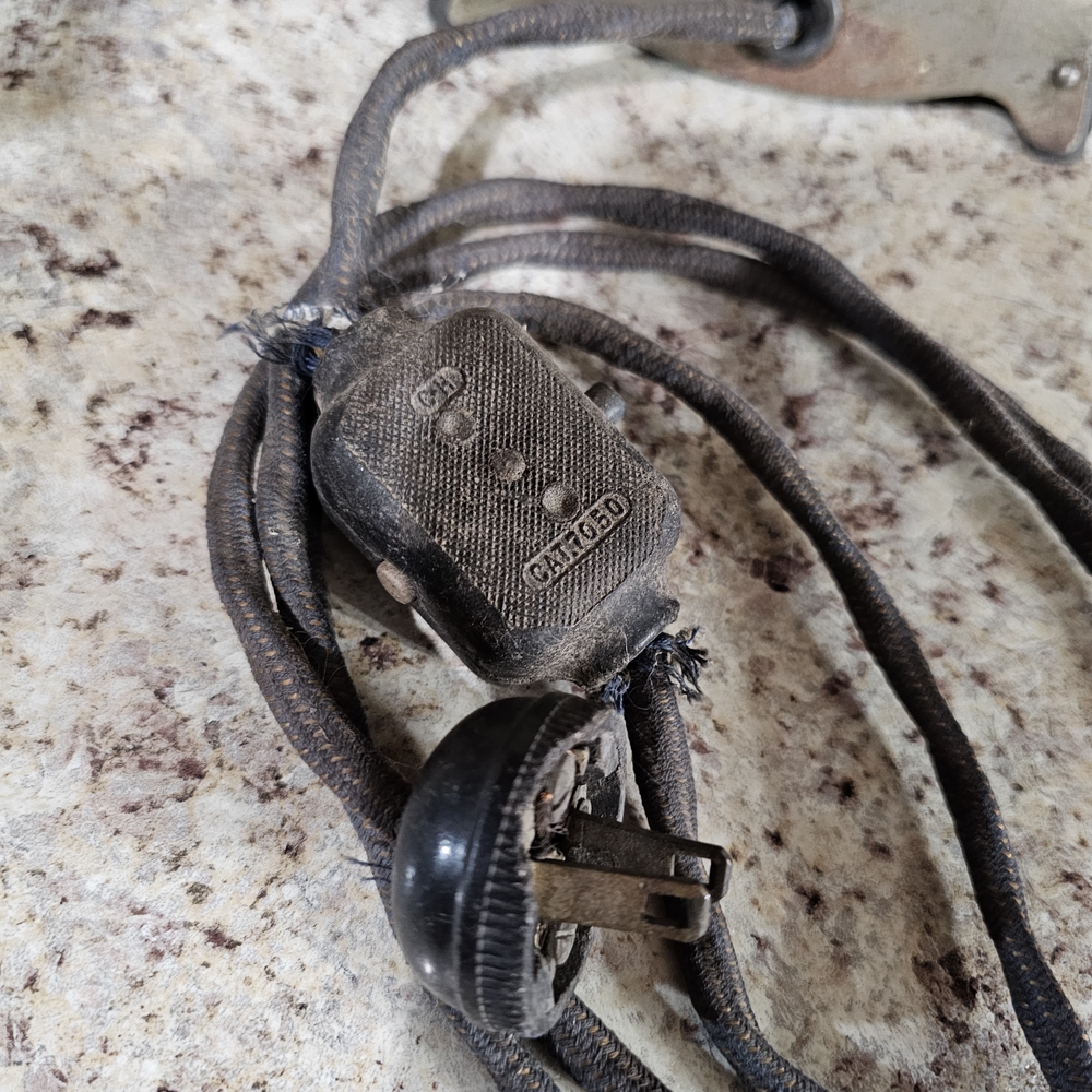 Vintage Turnover Toaster with Cord - Picture 5 of 9